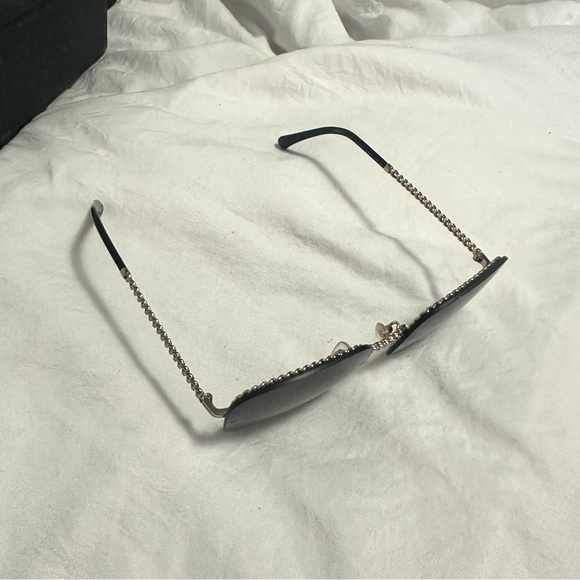 CHANEL CHAIN SUNGLASSES - Picture 2 of 8